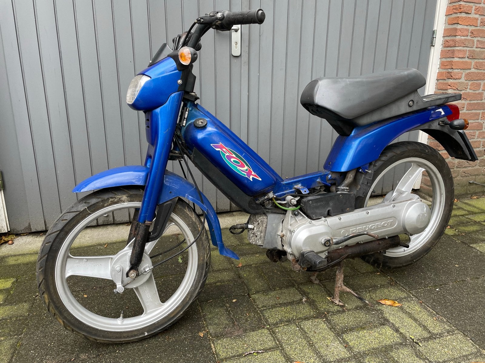 Peugeot Fox brommer met kenteken, vonkt wel, loopt niet, Fietsen en Brommers, Brommers | Peugeot, Ophalen, Gebruikt, Overige modellen