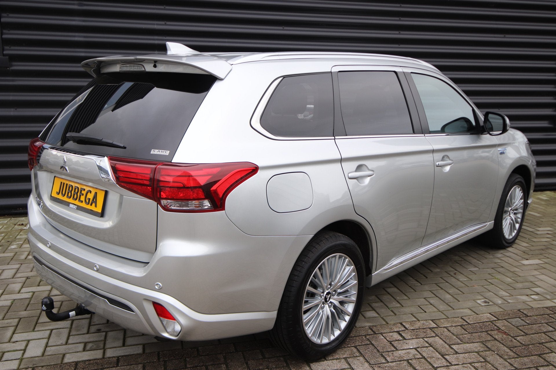 Mitsubishi Outlander 2.4 PHEV Instyle Leder, E.achterklep, T, Auto's, Automaat, 135 pk, Zwart, 4 cilinders