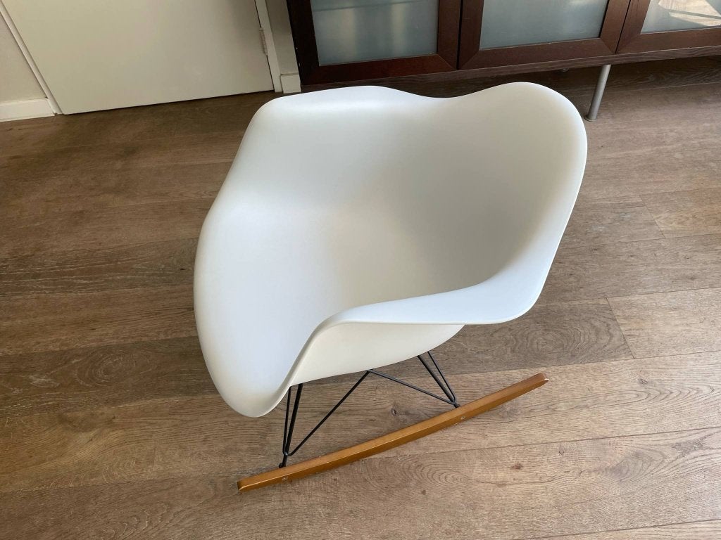 EAMES RAR schommelstoel kopie, Huis en Inrichting, Kunststof, Gebruikt, Wit, Eén