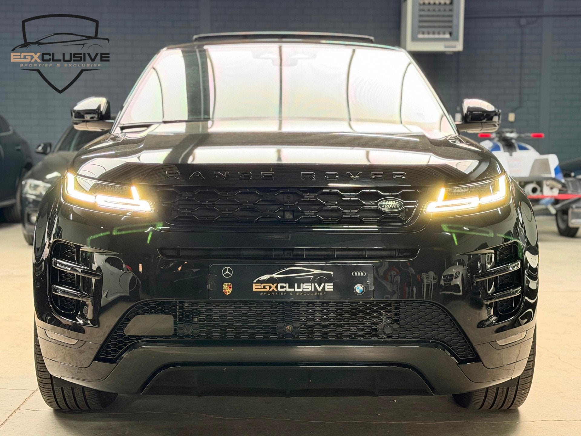 Land Rover RANGE ROVER EVOQUE 1.5 P300e AWD R-Dynamic HSE PA, Auto's, Land Rover, Zwart, Vierwielaandrijving, Hybride Elektrisch/Benzine