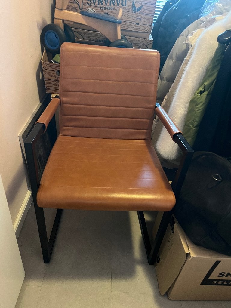 2 bruine (nep) leren eetkamer stoelen, Ophalen, Gebruikt, Twee, Bruin
