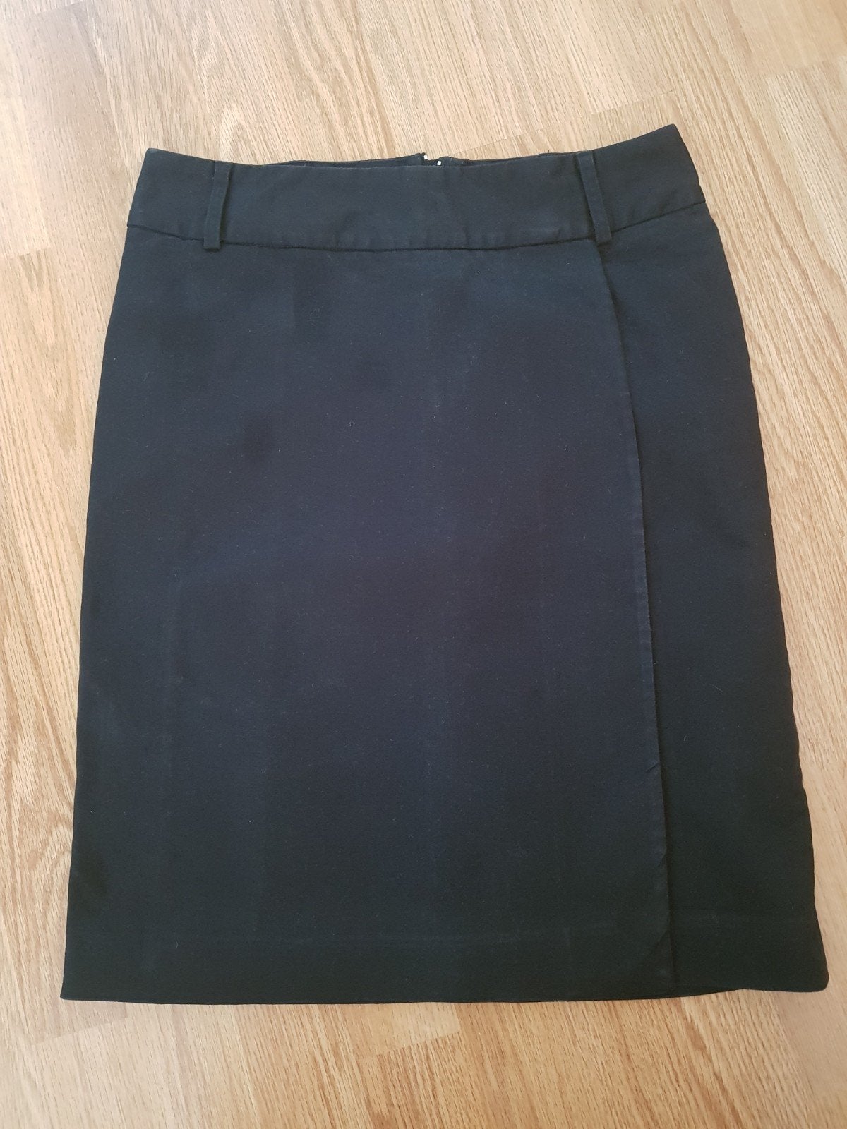 Mooi zwart rokje met vaste omslag van Hennes (H&M) – maat M, Maat 38/40 (M), H&M, Zwart, Ophalen of Verzenden