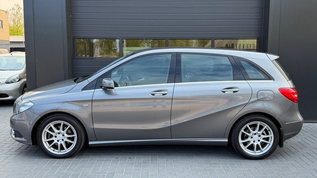 Mercedes-Benz B-klasse 200 Trekhaak|17'LMV, Auto's, Mercedes-Benz, Voorwielaandrijving, Euro 5, Gebruikt, 1295 kg