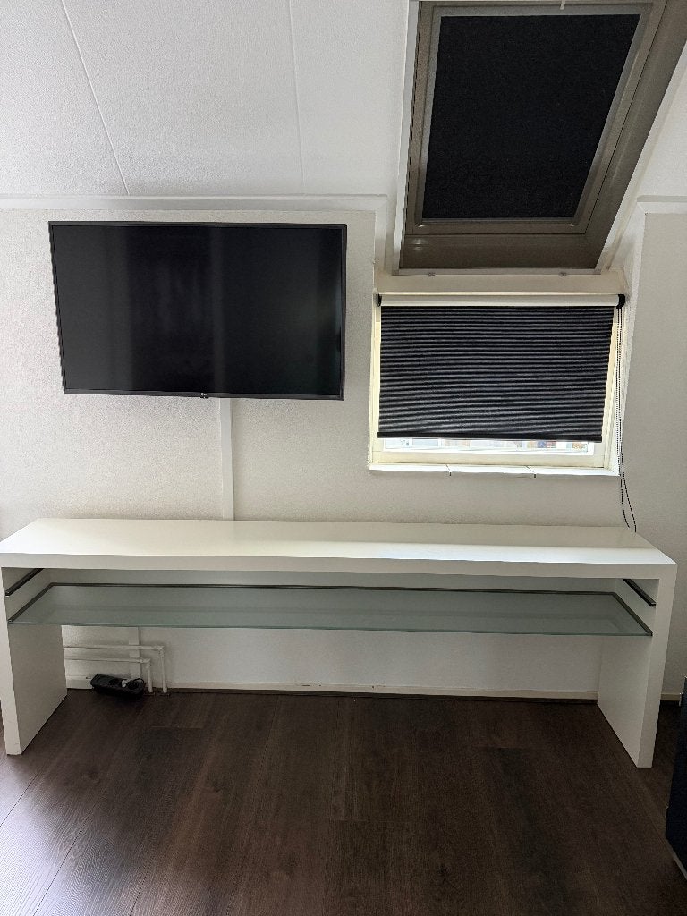 Witte sidetable / wandtafel 220 cm  met glazen legplank, Ophalen, Gebruikt, 200 cm of meer, Modern