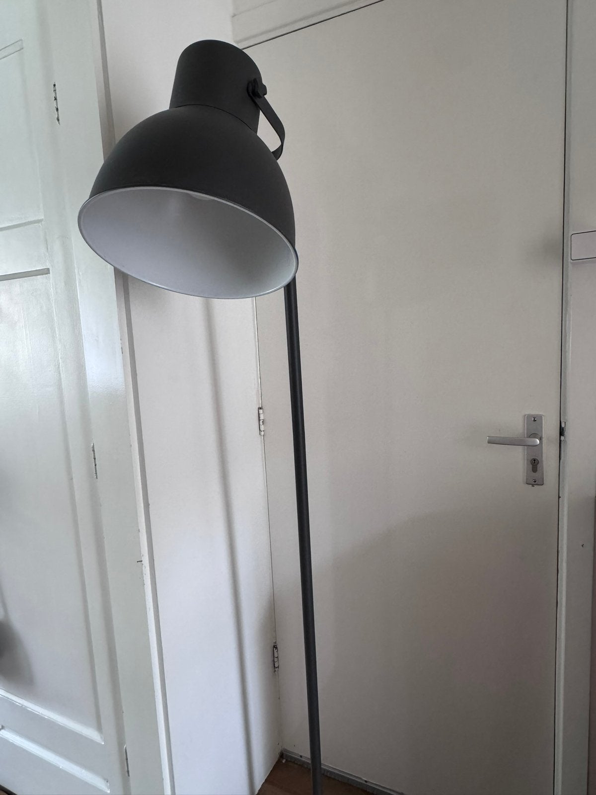 Staande lamp Antraciet- IKEA Hektar, Huis en Inrichting, Ophalen, Zo goed als nieuw, Metaal, 150 tot 200 cm