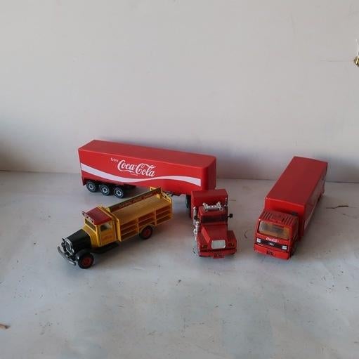 SIKU Coca-cola vrachtwagen Mack Ford & oldtimer SET PRIJS, Hobby en Vrije tijd, Modelauto's | 1:50, Ophalen of Verzenden, Gebruikt