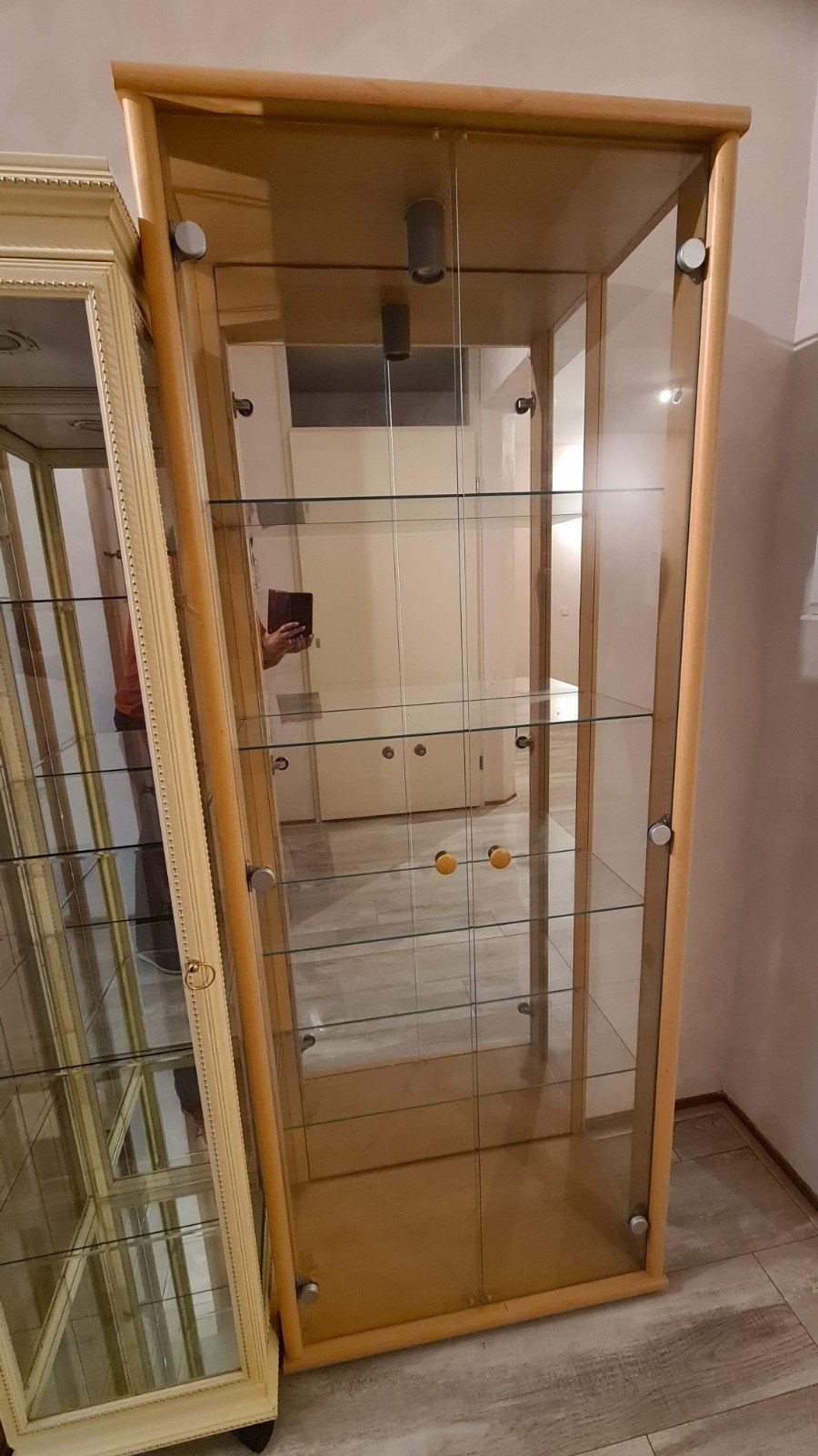 Vitrinekast met spiegelwand - houtkleur, Ophalen, Met deur(en), 50 tot 100 cm, Glas