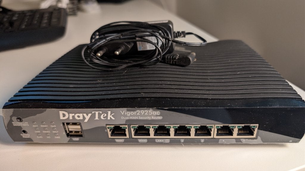 Draytek Vigor 2925AC Dual-Wan Security Router, Computers en Software, Ophalen, Zo goed als nieuw, Router, Dray-Tek
