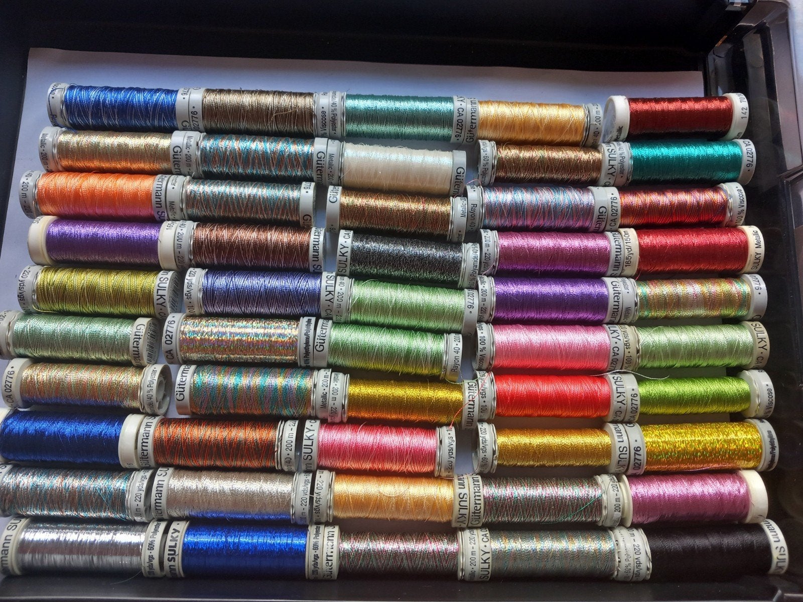 partij met 50 klossen gutermann sulky garen., Hobby en Vrije tijd, Ophalen of Verzenden, Nieuw, Garen of Naald(en)