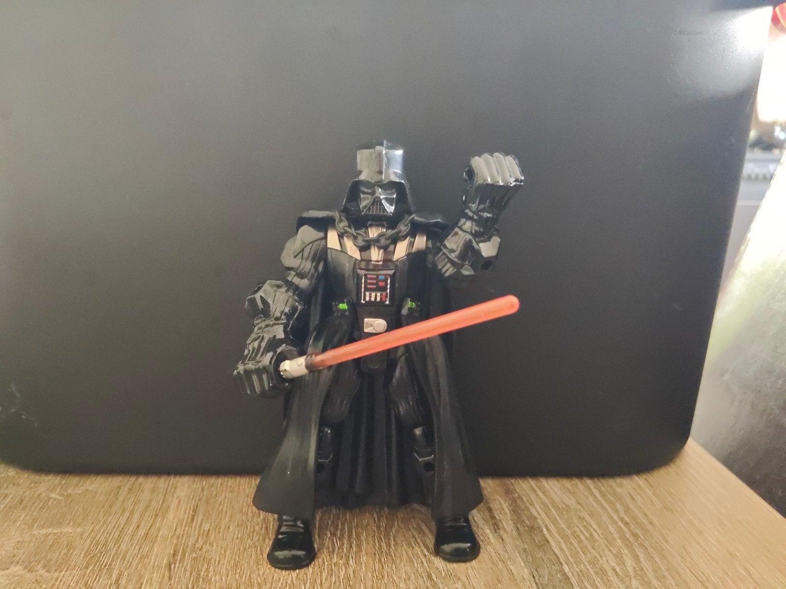 Foto 2 van Star Wars Hero Mashers Darth Vader actiefiguur (VB)