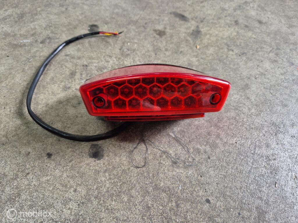 Achterlicht achterlamp LED Monster 600 620 695 750 800 900, Gebruikt, Factorystore.service@ducati.com, Ophalen of Verzenden, Via Antonio Cavalieri Ducati, 74/5, 74/6, 40132 Bologna BO