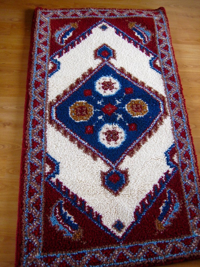 SMAAKVOL WOLLEN SMYRA KLEEDJE   NIEUW (HANDWERK ), 100 tot 150 cm, Nieuw, SMYRNA VINTAGE, Rechthoekig