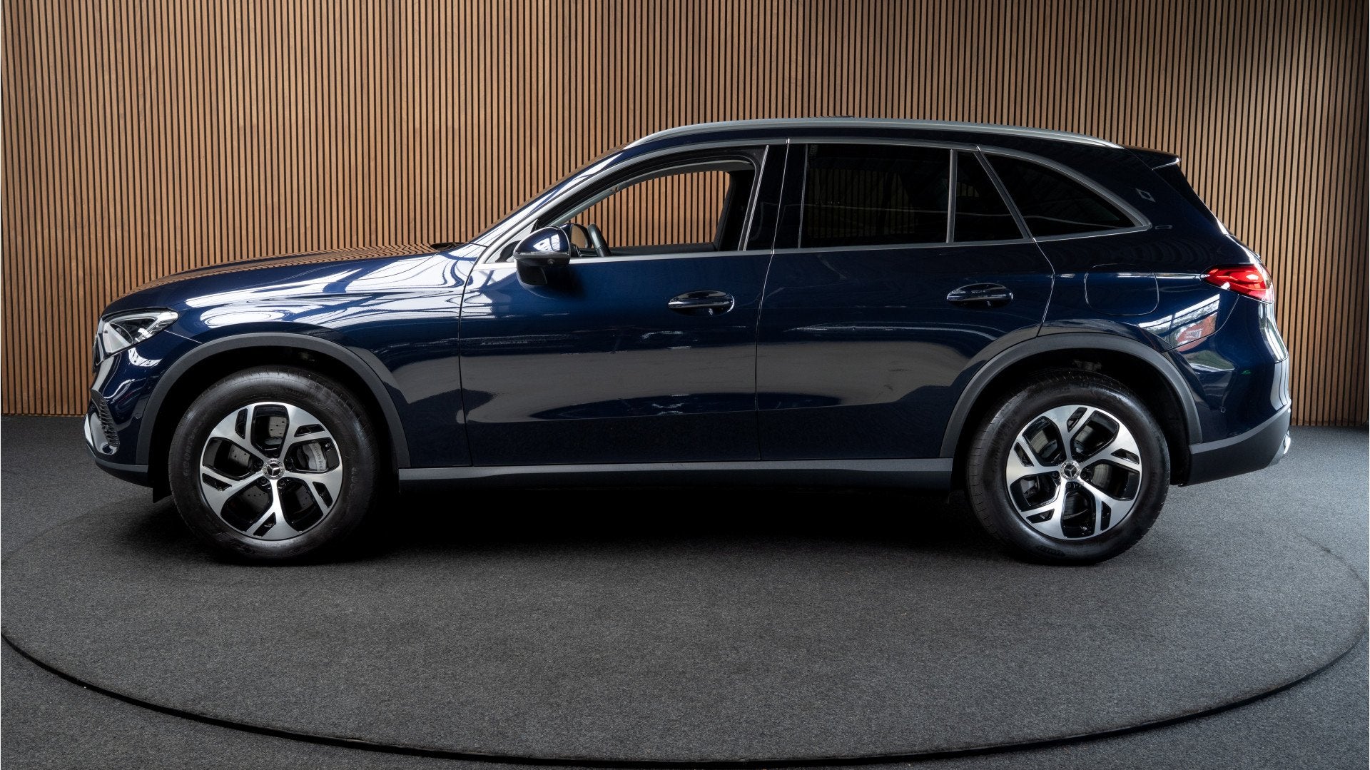 Mercedes-Benz GLC 300e 4MATIC Luxury Line Panoramadak 360 ca, Automaat, Dealer onderhouden, Automatische klimaatregeling, Gebruikt