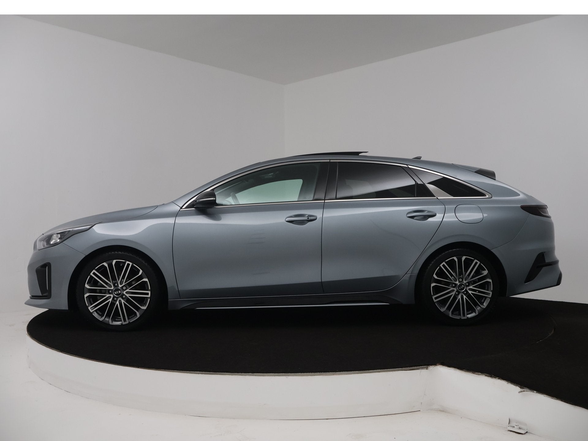 Kia ProCeed 1.4 T-GDI GT-PlusLine | Panoramadak | Afneembare, 12 maanden, 4 cilinders, Origineel Nederlands, 600 kg