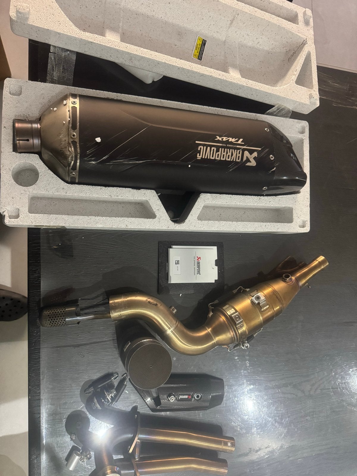 Akrapovic uitlaatsysteem voor Yamaha TMAX (compleet), Motoren, Ophalen, Gebruikt