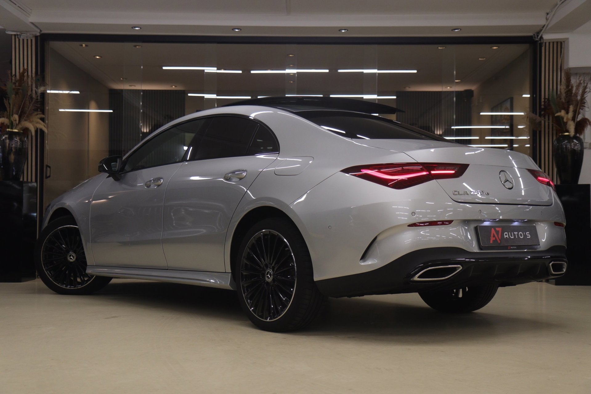 Mercedes-Benz CLA-klasse 250 e AMG Line NAP/PANO/CARPLAY/HUD, CLA, Gebruikt, 4 cilinders, 15 kWh