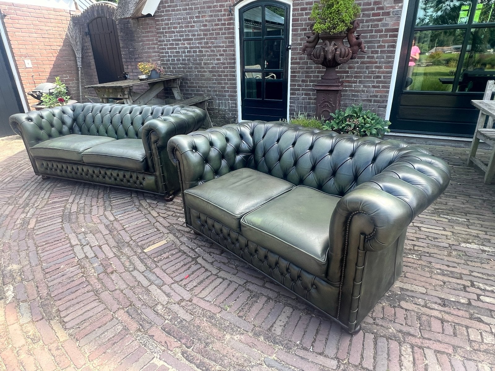 Set van 2 Groene Chesterfield Banken - Leer, Ophalen, Gebruikt, Tweepersoons, Rechte bank