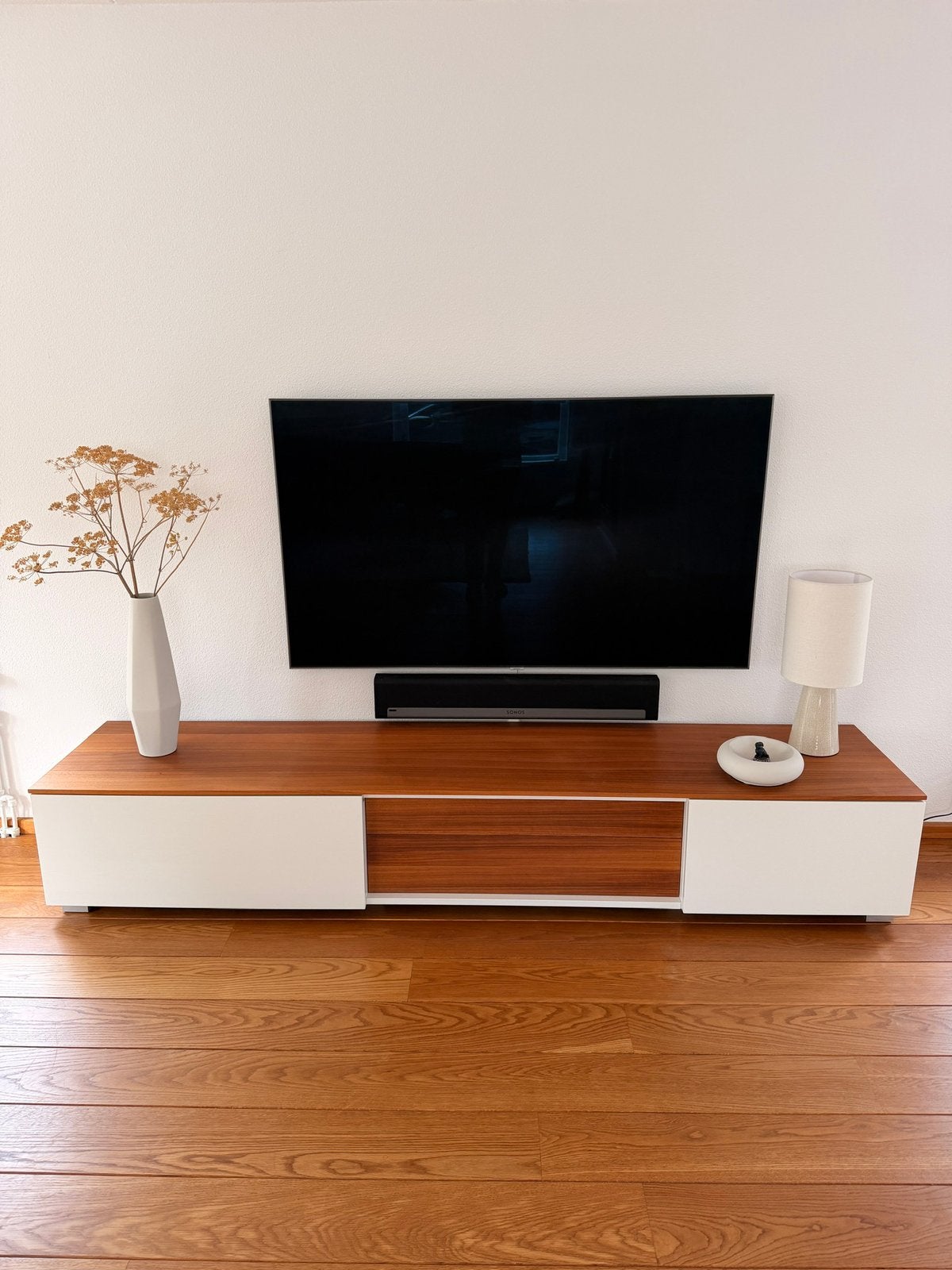 Karat design meubel hoogglans wit met notenhout, Ophalen, Zo goed als nieuw, 200 cm of meer, Minder dan 100 cm