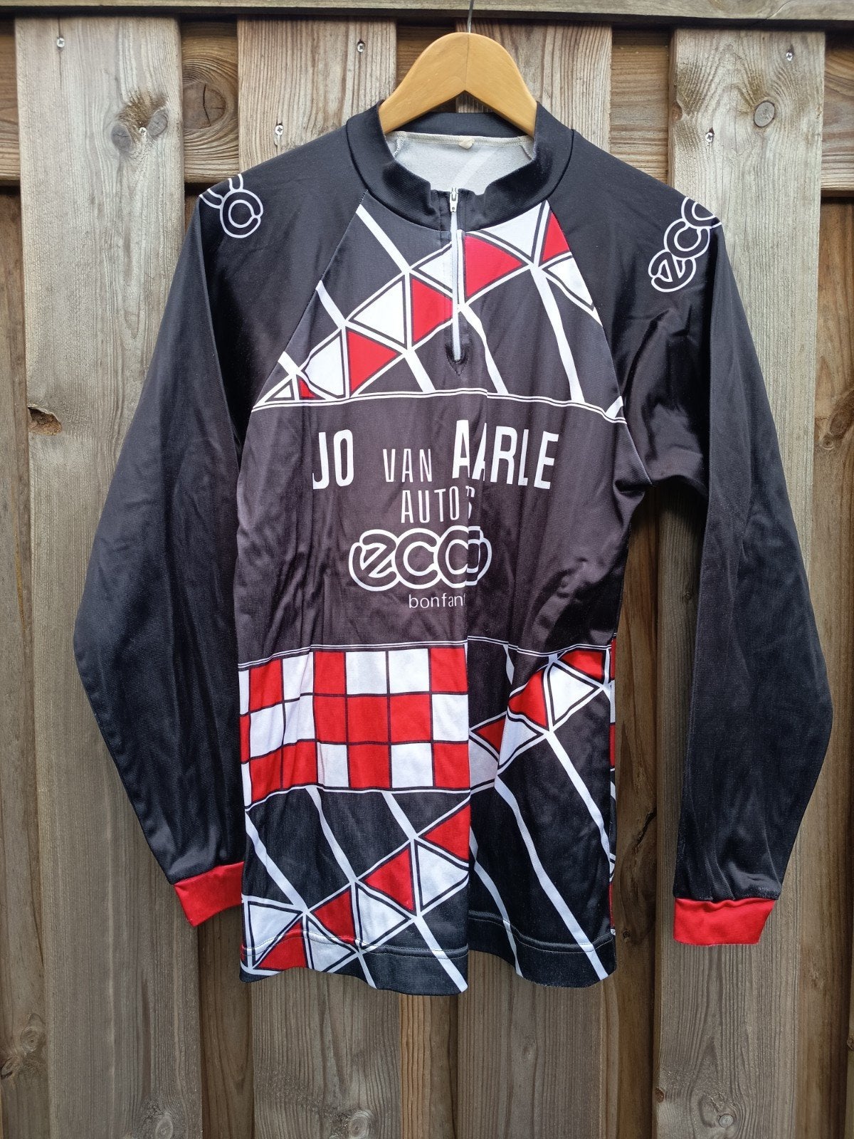 Wielershirt, Ophalen, Bovenkleding