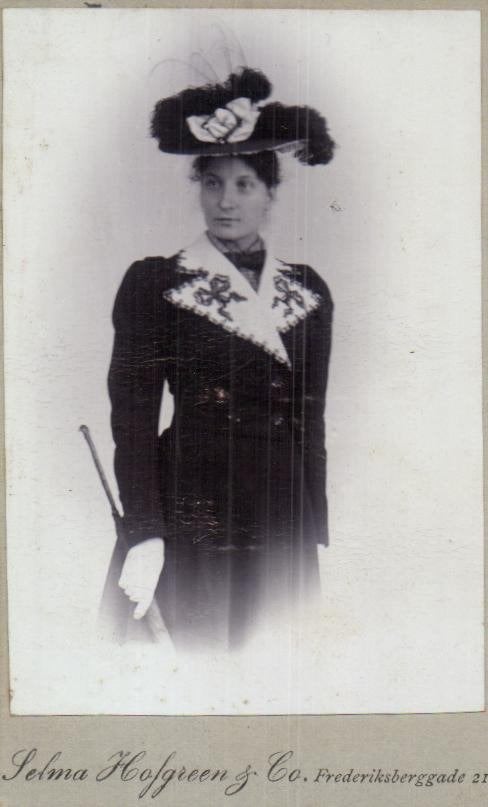 CDV - Fraaie dame met jas en hoed -F. Hofgreen -Fred.Stad, Gebruikt, Verzenden, Foto, Buitenland