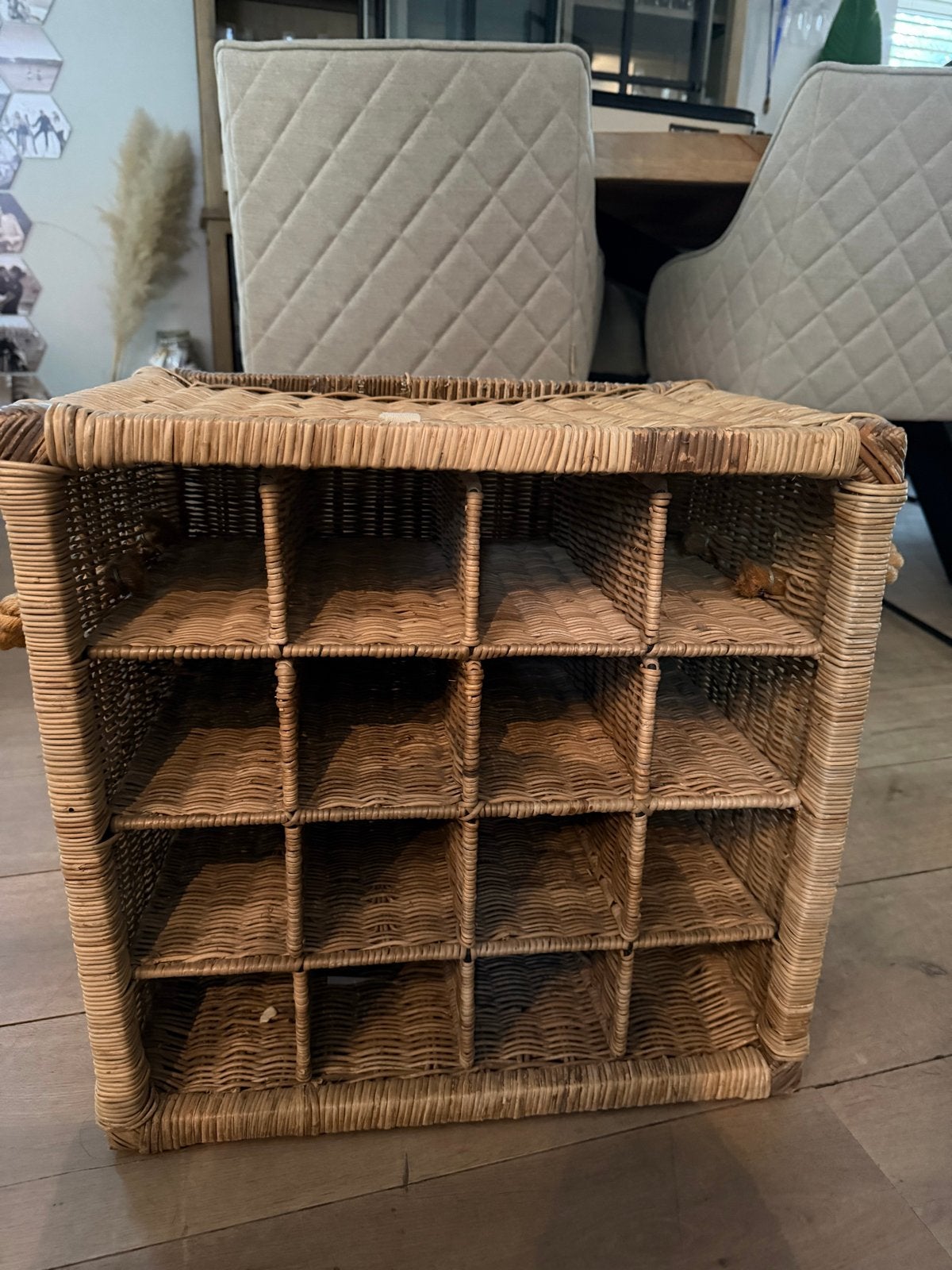 Riviera Maison Wijnrek Rotan - 16 flessen, Huis en Inrichting, Woonaccessoires | Wijnrekken, 15 tot 25 flessen, Ophalen of Verzenden