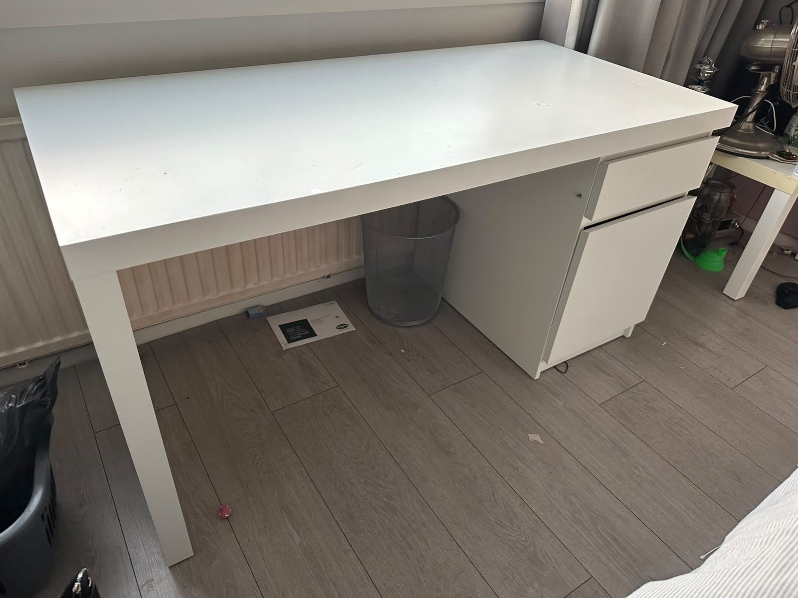 IKEA Malm Bureau Wit 140x65cm met Lades en Kast, Ophalen, Gebruikt, 65 cm, Spaanplaat of MDF