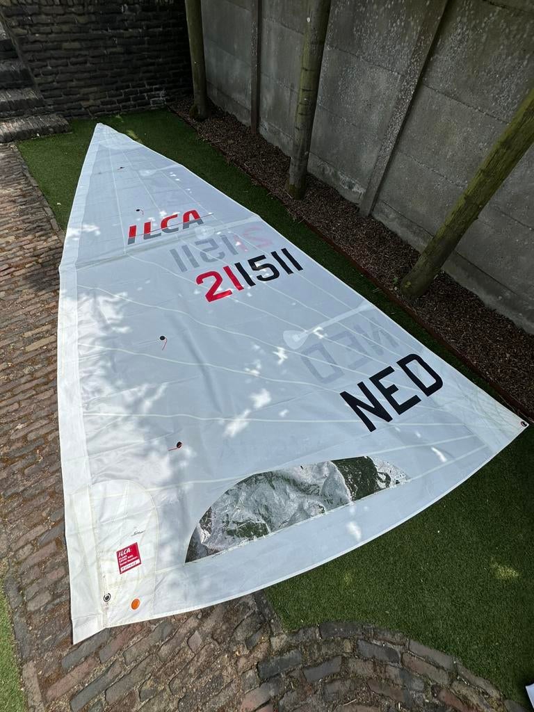 Bijna nieuw ILCA 7 / Laser standaard zeil – 1 week gebruikt, Watersport en Boten, Ophalen of Verzenden, Zo goed als nieuw