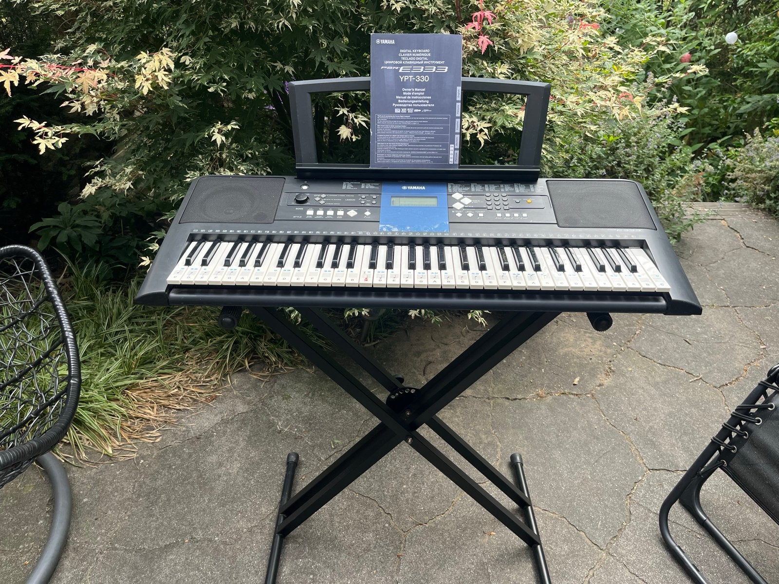 Yamaha PSR-E333 Keyboard met standaard en boeken, Ophalen, Yamaha, Met standaard, 61 toetsen