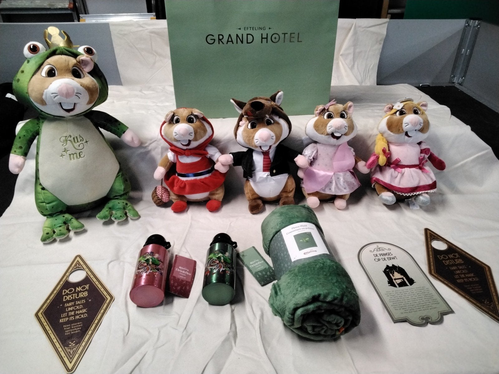 Efteling knuffels en drinkflessen set, Overige merken, Hamster, Ophalen of Verzenden, Zo goed als nieuw