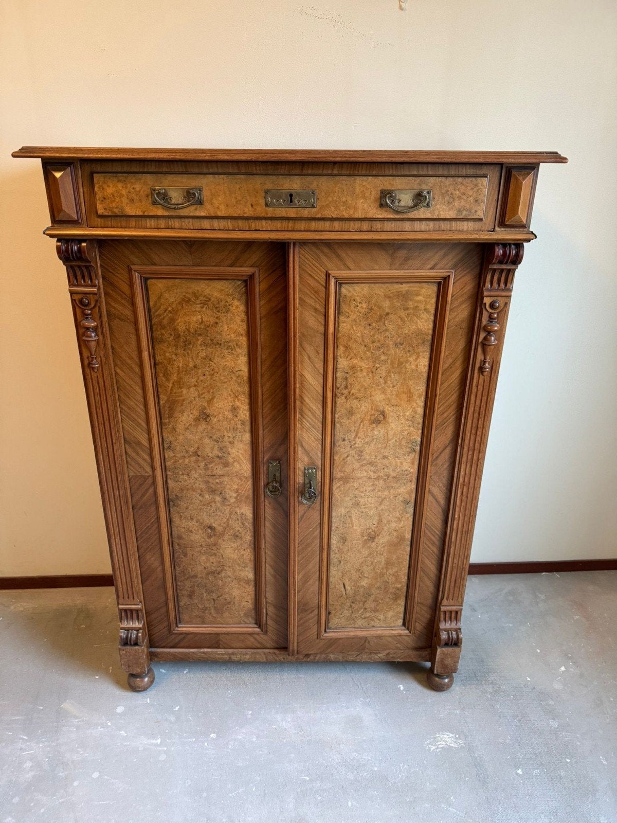 Antieke Biedermeier Vertico / Meidenkast met lade en planken, Antiek en Kunst, Ophalen