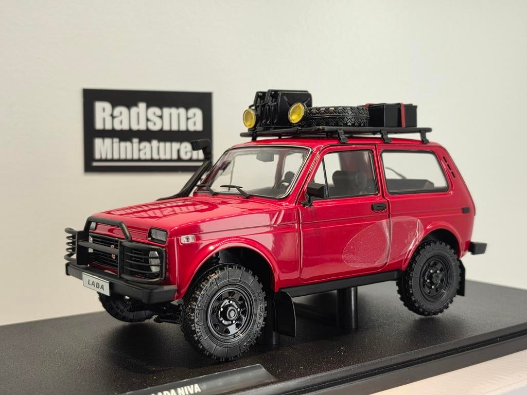 Lada Niva - 4x4 Rood + dakrek - 1:18 Solido, Auto, Solido, Nieuw, Ophalen of Verzenden