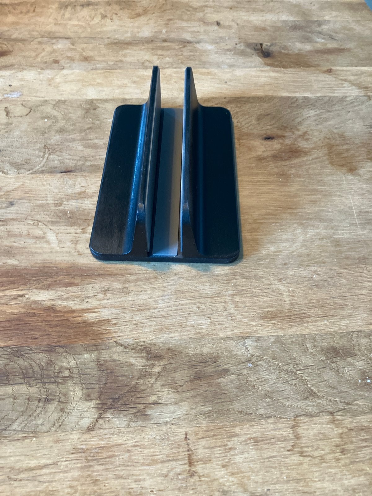 Verstelbare Laptopstandaard / Verticale Laptop Houder, Ophalen, Zo goed als nieuw, In diepte verstelbaar