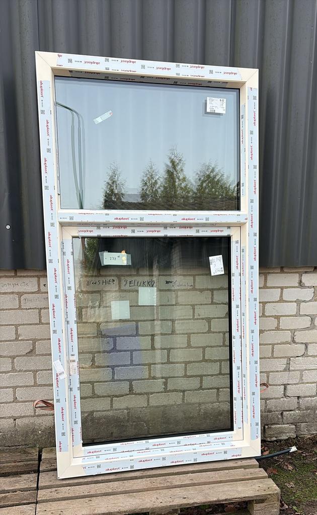 (237 d) Nieuw kunststof raamkozijn draai kiep incl glas, Doe-het-zelf en Verbouw, Kozijnen en Schuifpuien, Kunststof, Raamkozijn