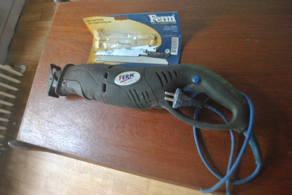 Reciprozaag, Ferm FRS 600D, Gebruikt, 70 mm of meer, 600 tot 1200 watt, Ophalen of Verzenden