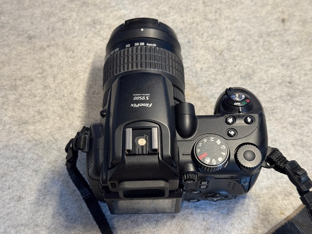Foto 5 van Fujifilm FinePix S9500 Digital Camera - Goede staat
