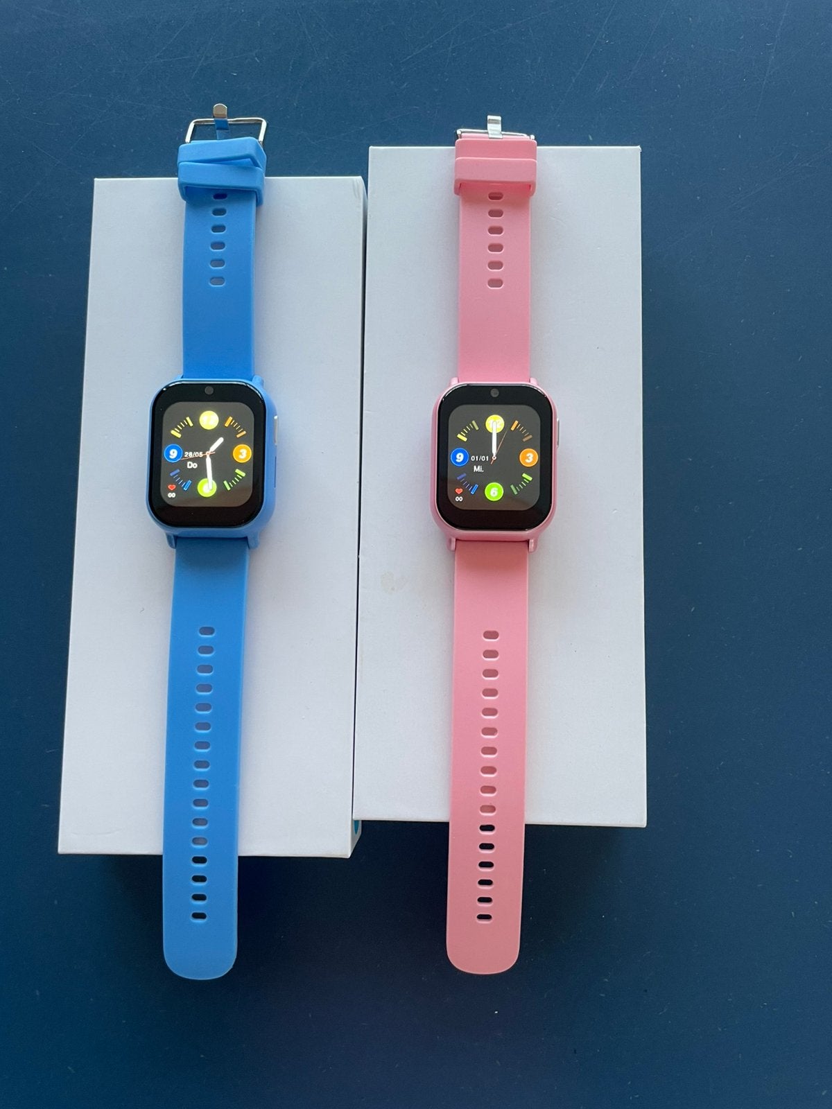 2x Qlokkie Kiddo Mini - GPS horloge - zo goed als nieuw, Zwart, Ophalen of Verzenden, Zo goed als nieuw, GPS