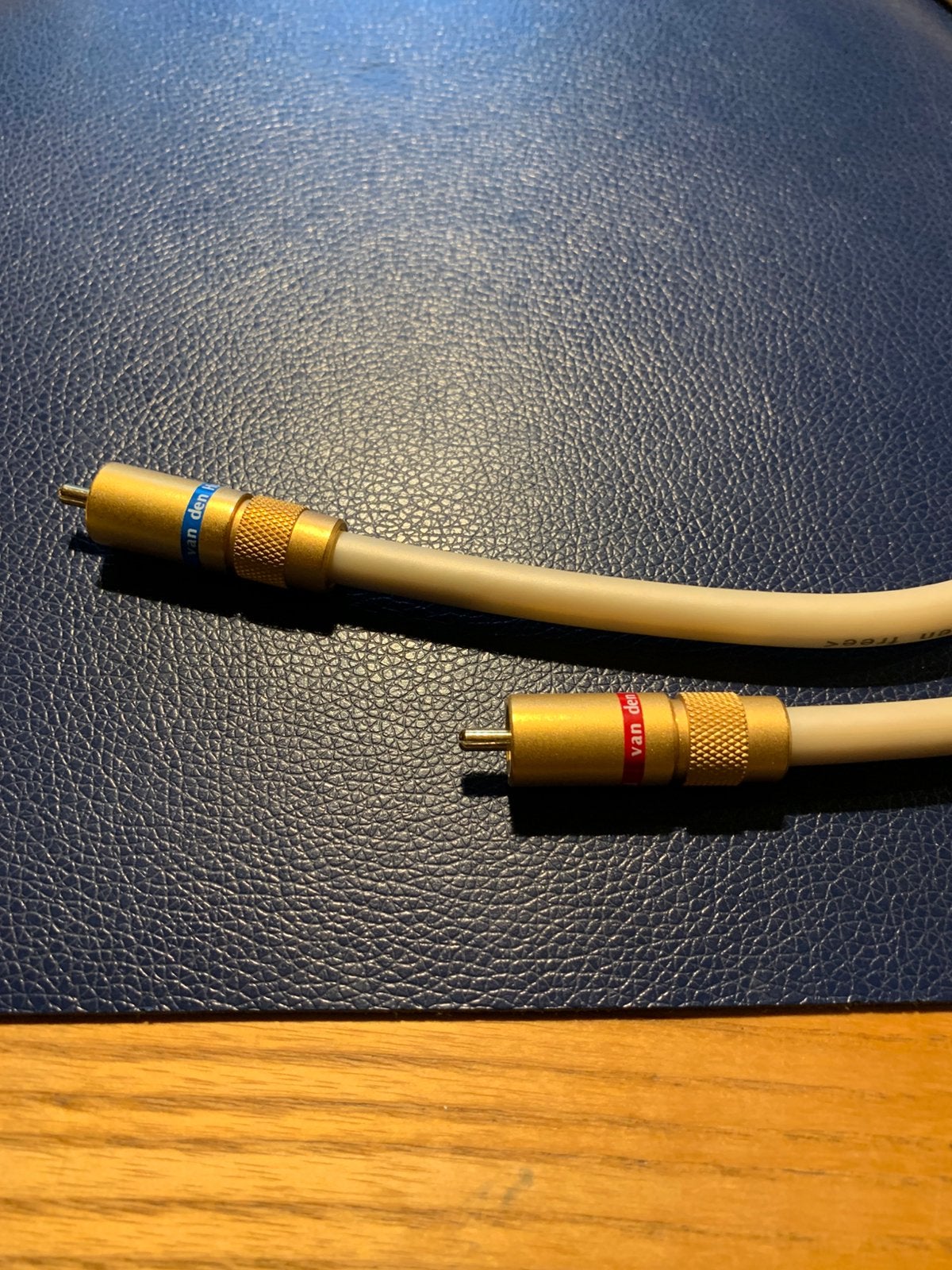 Van den Hul The Well Hybrid RCA Interlink (2x0,8 mtr), Ophalen of Verzenden, Zo goed als nieuw, Minder dan 2 meter, Interlink-kabel