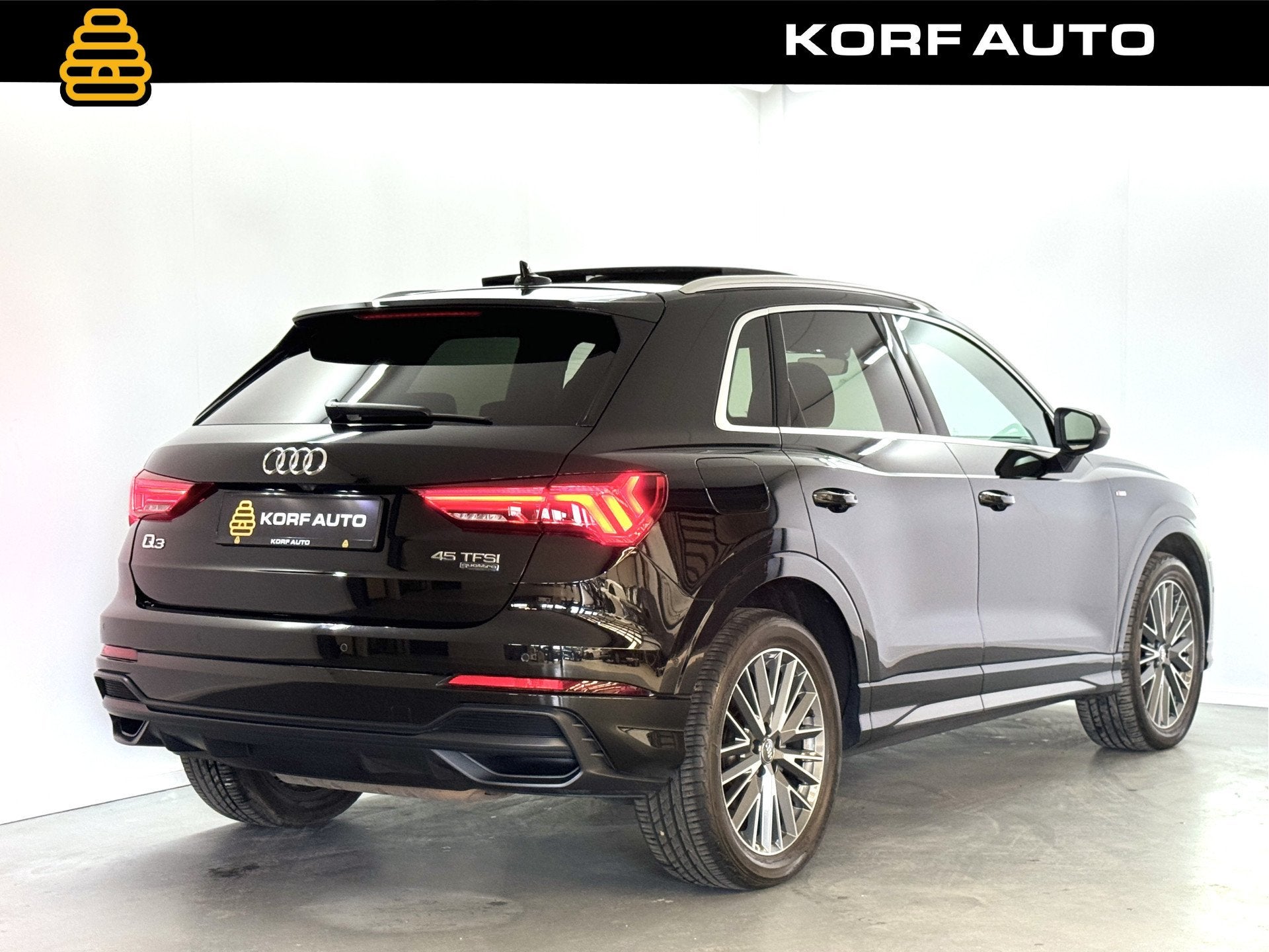 Audi Q3 45 TFSI quattro S Line 2x | Pano | B&O | Camera | Ma, Auto's, Audi, Gebruikt, Alcantara, Zwart, 14 km/l