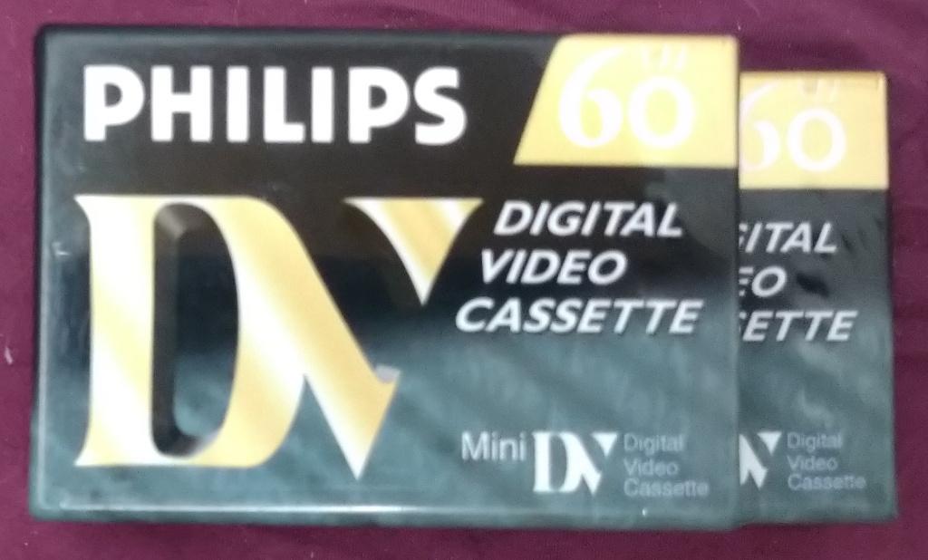 Twee Mini DV Philips Digital Video 60 Cassettes, nieuw, Ophalen of Verzenden, Overige soorten, (Video)band