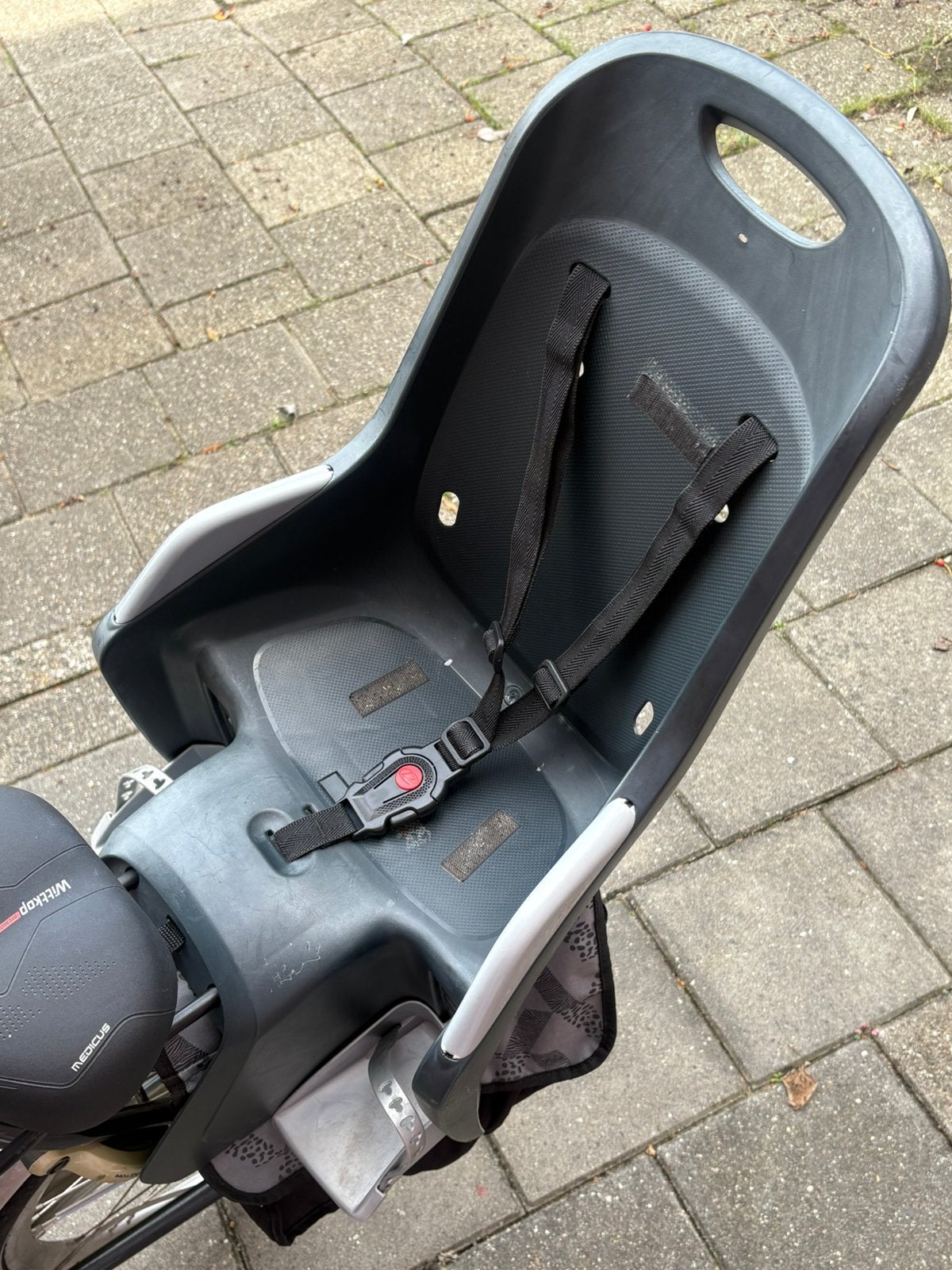 POLISPORT Fietsstoeltje / Achterzitje tot 22 kg, Fietsen en Brommers, Ophalen of Verzenden, Gebruikt, 9 t/m 36 kg, Voetsteuntjes