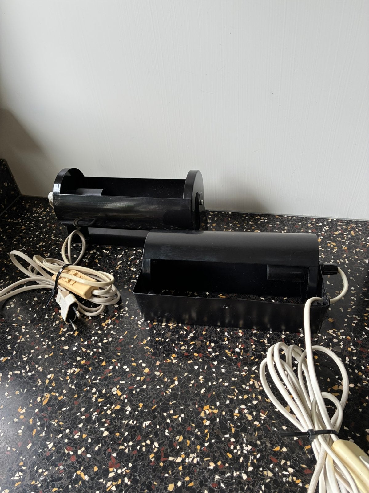 2 Ikea zwarte wand/bedlampjes, Huis en Inrichting, Lampen | Wandlampen, Ophalen of Verzenden, Metaal
