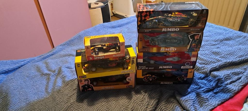 Max verstappen autos 2 sets, Verzamelen, Automerken, Motoren en Formule 1, Ophalen of Verzenden, Zo goed als nieuw, Formule 1