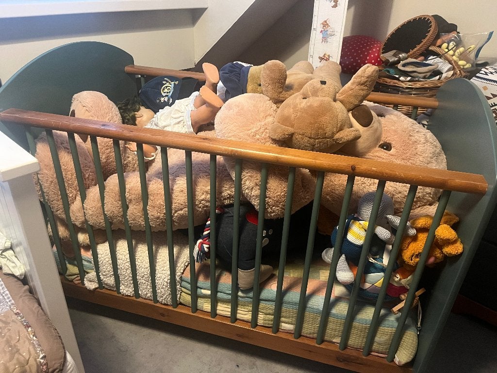 Kinderledikant met kommode; vol beukenhout, Ophalen, Gebruikt, Ledikant