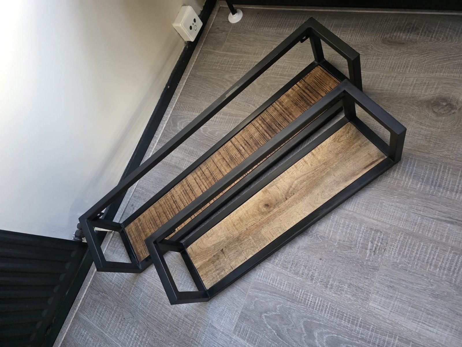 Set van 2 industriële wandplanken - metaal en hout, Huis en Inrichting, Woonaccessoires | Wandplanken en Boekenplanken, Ophalen