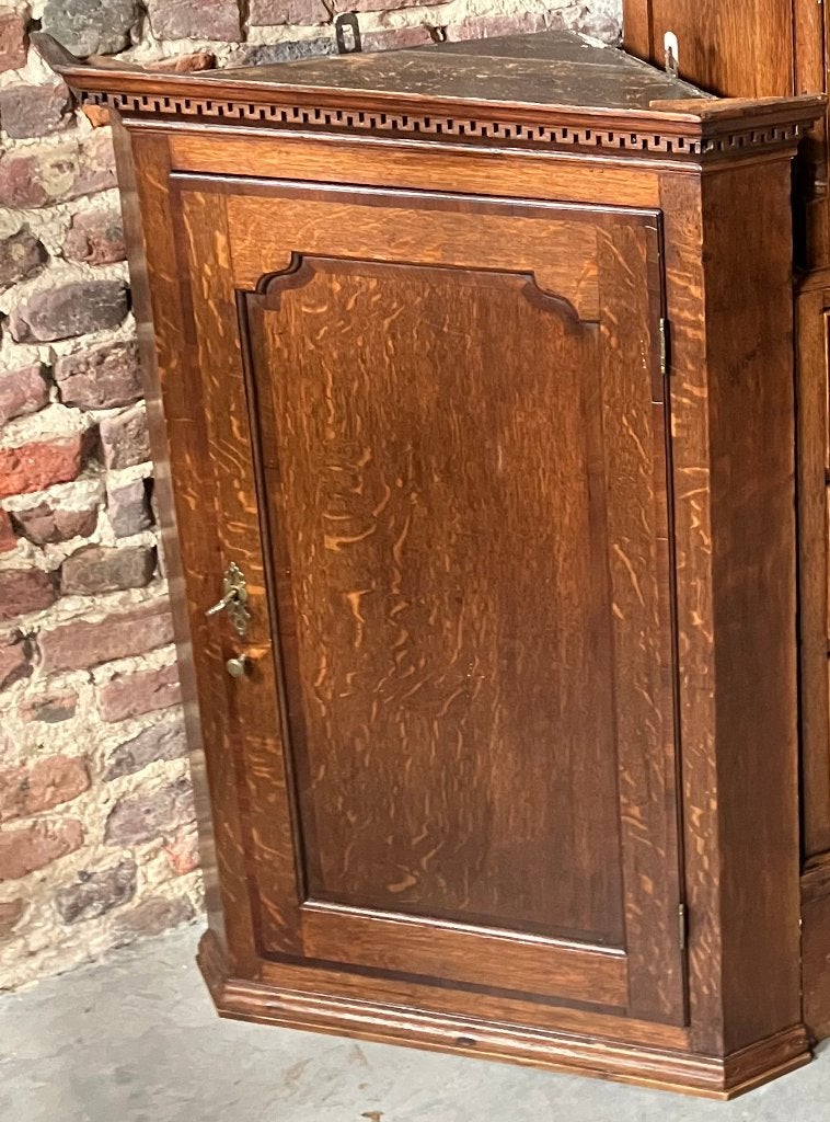 Engelse eiken hoekkast, 19e eeuw, Antiek en Kunst, Ophalen