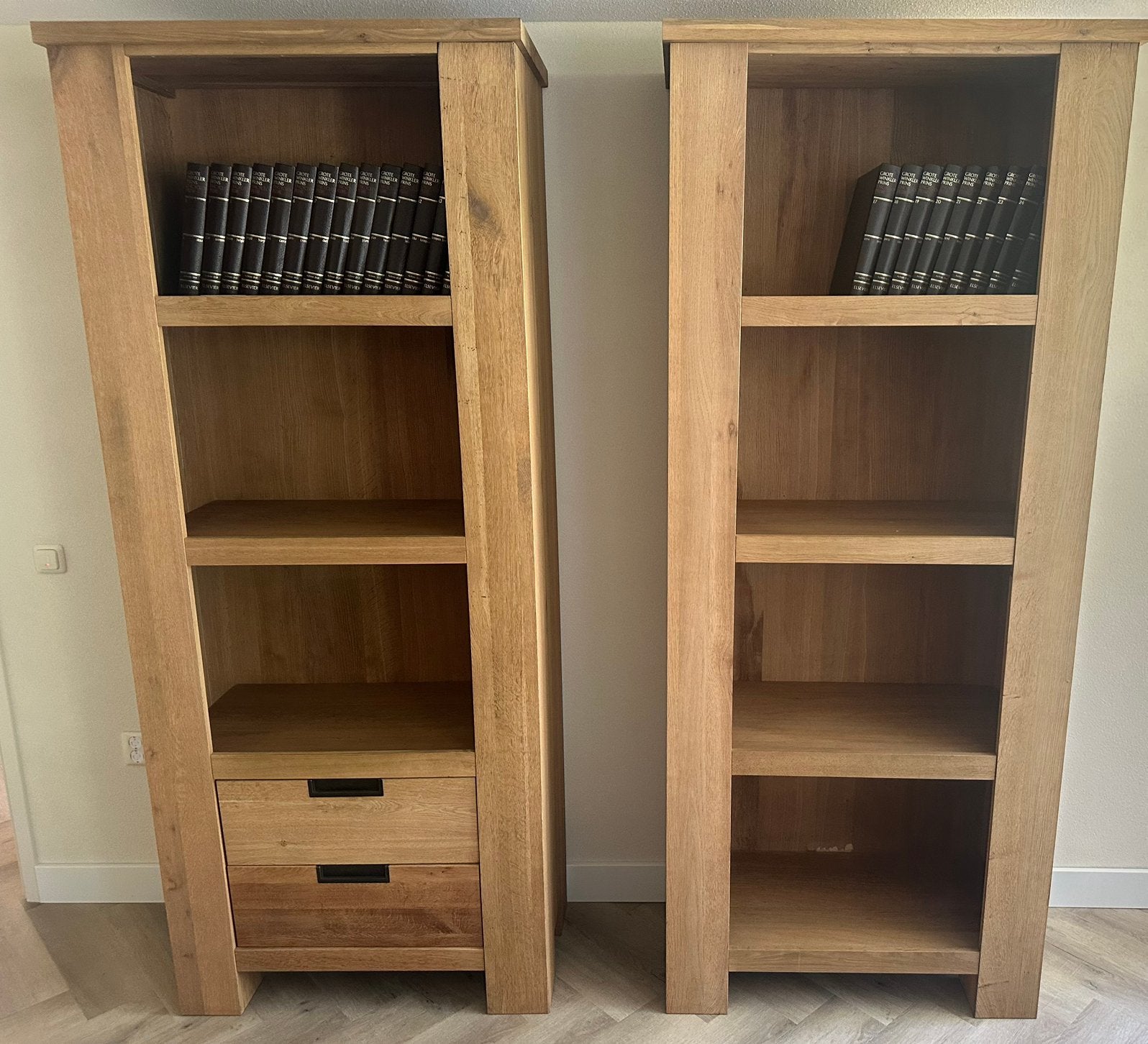 2 st Boekenkasten 222x90x45 cm, Met plank(en), 200 cm of meer, Eikenhout, Zo goed als nieuw