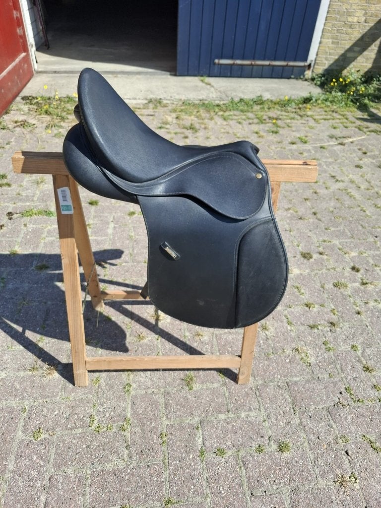 Wintec zadel 17,5 inch, Ophalen of Verzenden, Zo goed als nieuw