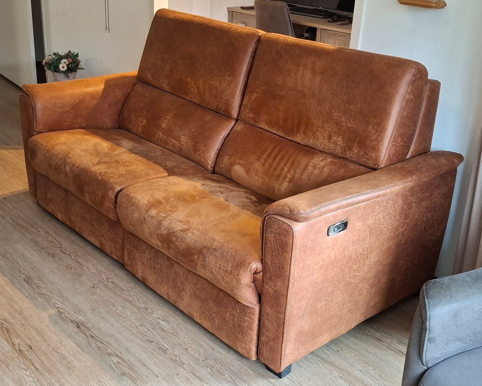 Mooie nette moderne 3 zitsbank van Kapinga, Huis en Inrichting, Ophalen, Overige materialen, Gebruikt, 150 tot 200 cm