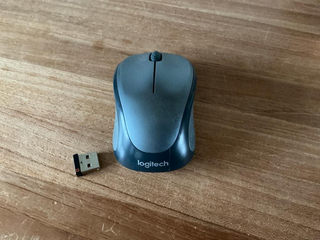 Logitech draadloze muis met USB-ontvanger, Computers en Software, Muizen, Rechtshandig, Muis, Ophalen of Verzenden, Zo goed als nieuw