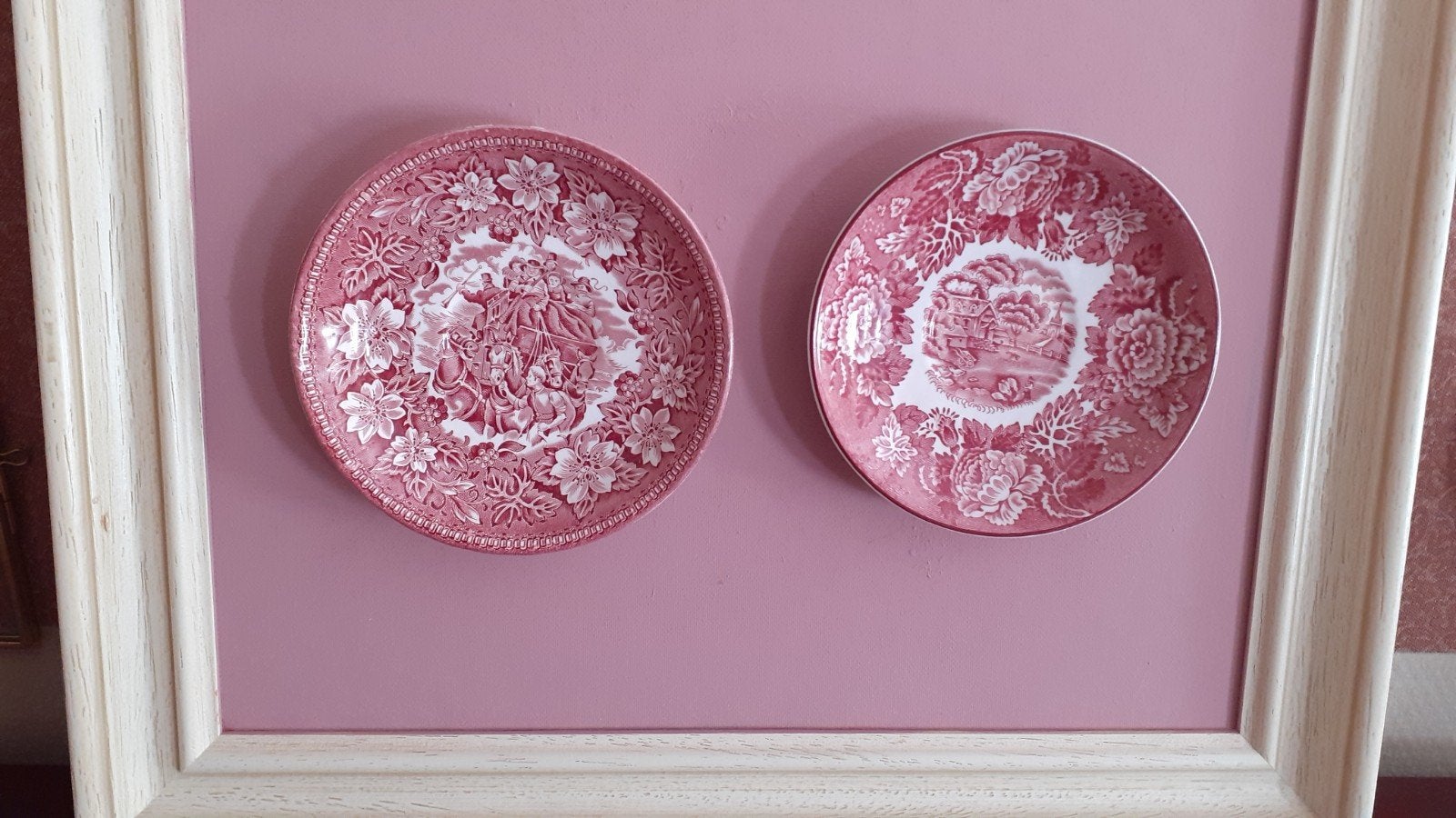 Decoratieve wanddecoratie met roze/rode borden(40×50cm), Ophalen of Verzenden